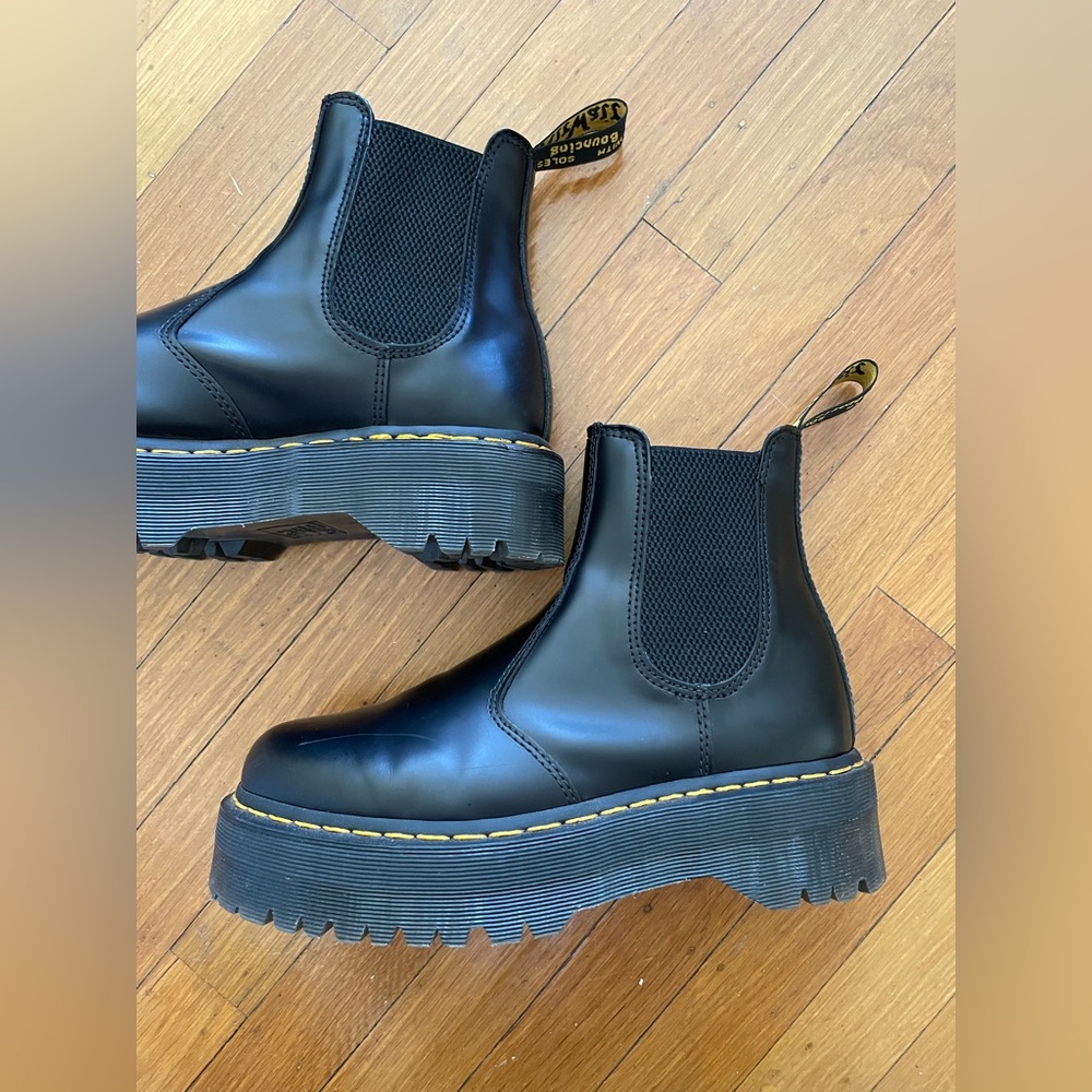 Dr Marten Platforn Chelsea Boot